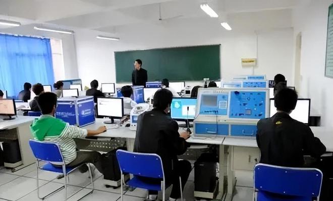 理科二本生的專業選擇指南 避開3個不推薦專業，擁抱4個前景廣闊且薪酬優厚的計算機技術開發領域