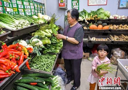 上周全國(guó)食用農(nóng)產(chǎn)品市場(chǎng)價(jià)格微幅上揚(yáng)，商務(wù)部監(jiān)測(cè)顯示環(huán)比上漲0.9%